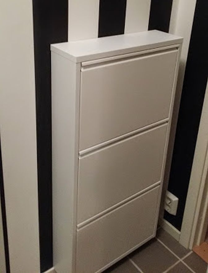Skoskåpet på plats ...